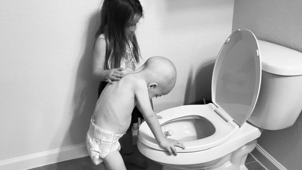 “Tómalo o déjalo”: madre retrata la dura cara del cáncer infantil