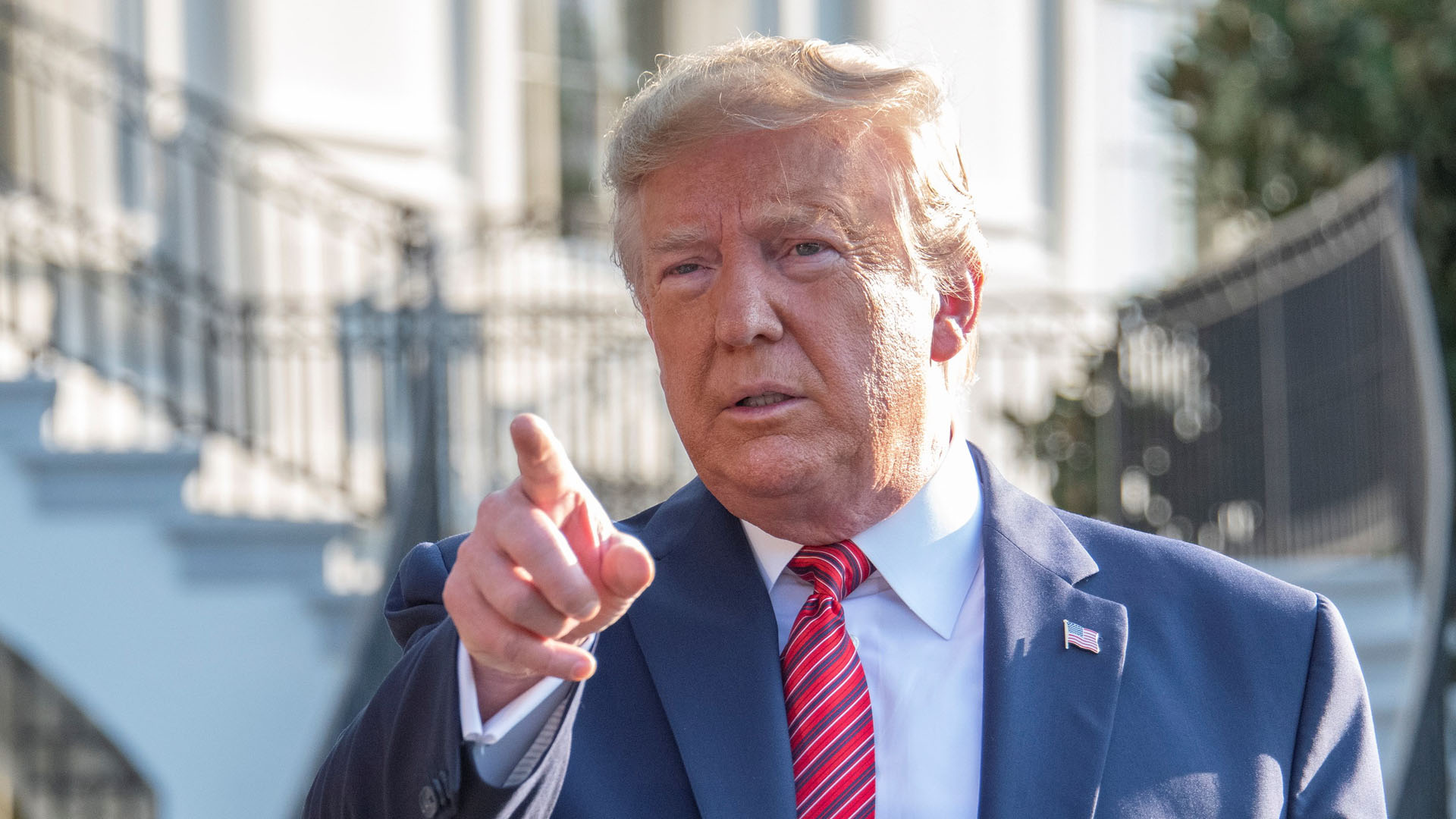 Estoy usando a México para proteger nuestra frontera: Donald Trump