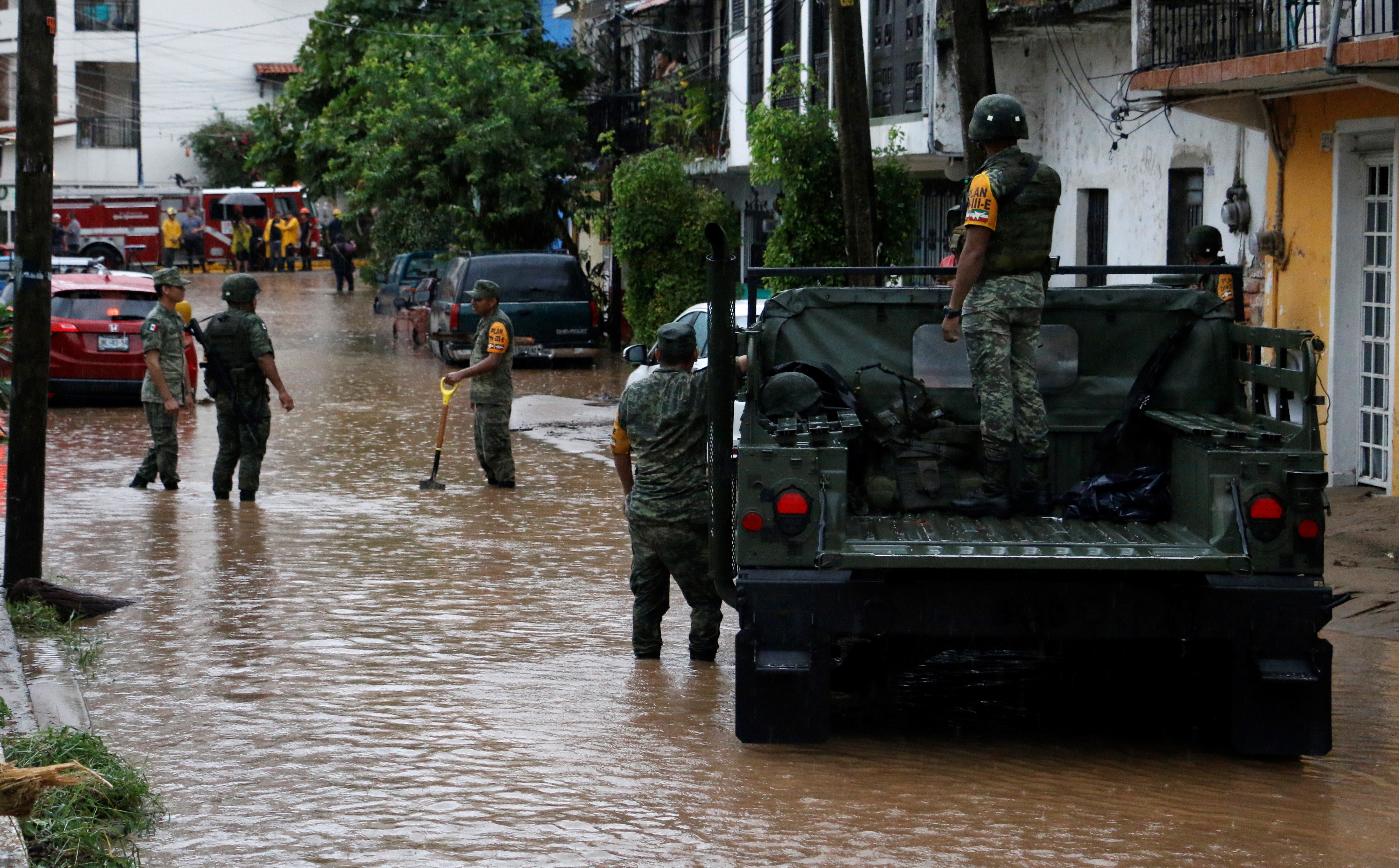 Restablecen suministro eléctrico al 82% en estados afectados por Narda - e27fb5895b38f869bf7c01a7182061a30e0b4a7f