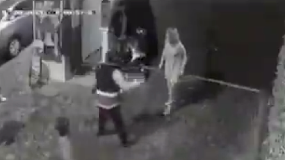 Suspenden al director del Edron tras agresión de su esposa a cuatro jóvenes