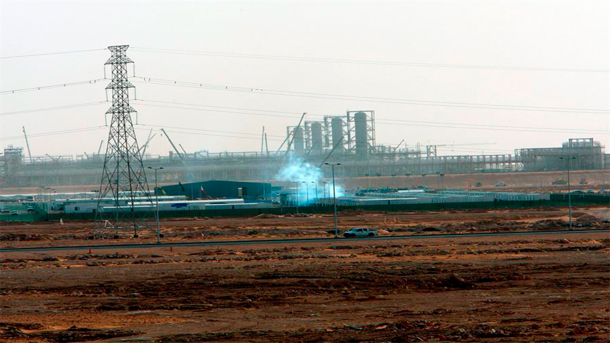 EE.UU. acusa a Irán de atacar refinerías de petróleo en Arabia Saudí