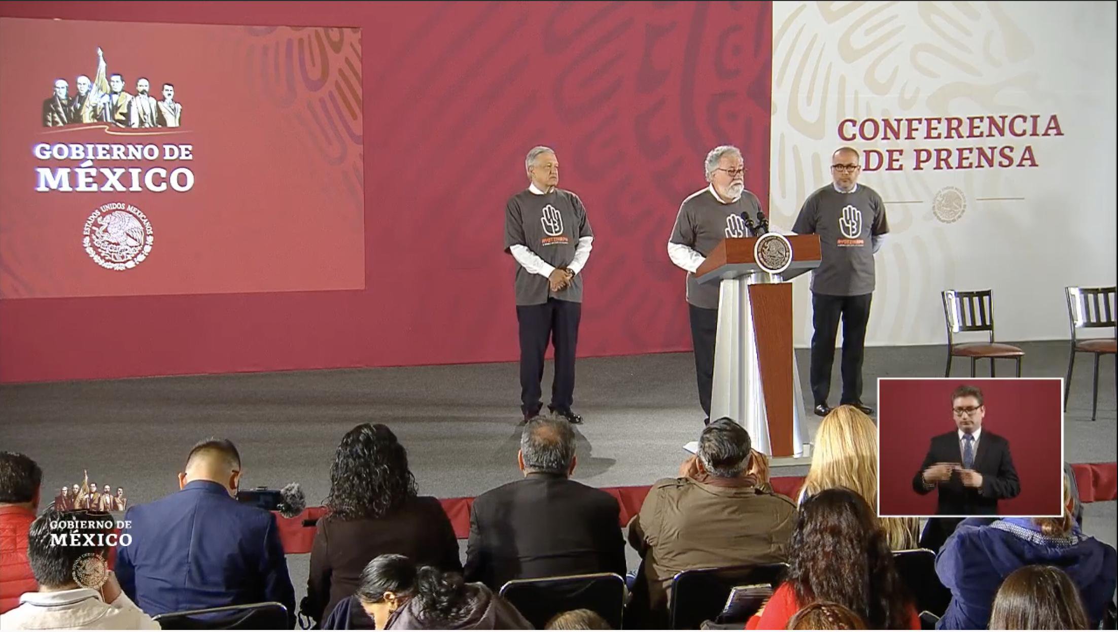 Es prioridad saber el paradero de los 43 estudiantes de Ayotzinapa: AMLO - encinas-ayotzinapa-1-1