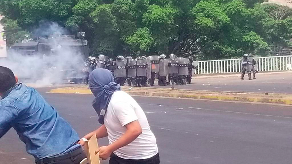 Enfrentamientos violentos durante celebración por la Independencia de Honduras