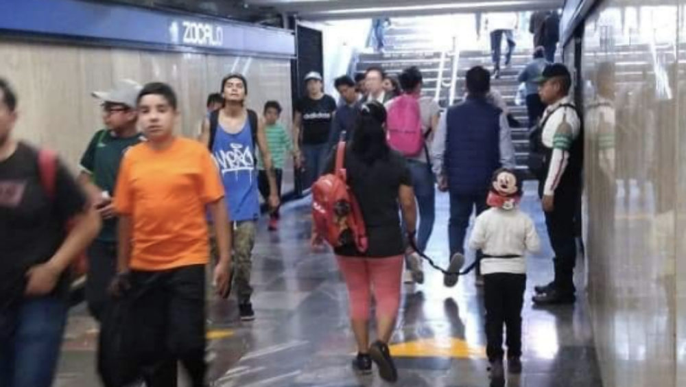 Cierran la estación Zócalo de la Línea 2 del Metro