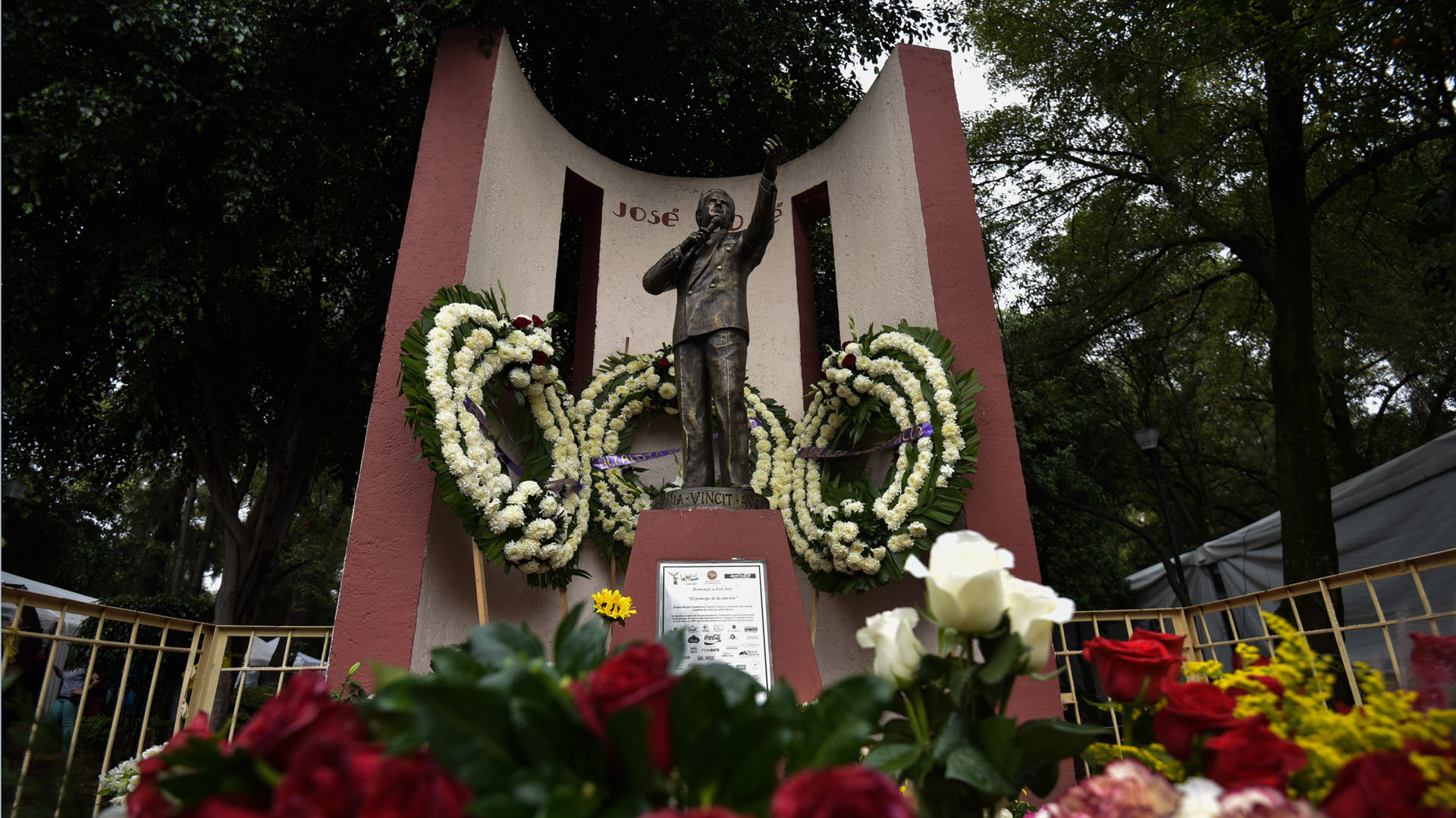 ¿Muerte de José José marca el fin de una generación de la canción mexicana? - estatua-de-jose-jose-en-parque-de-la-china