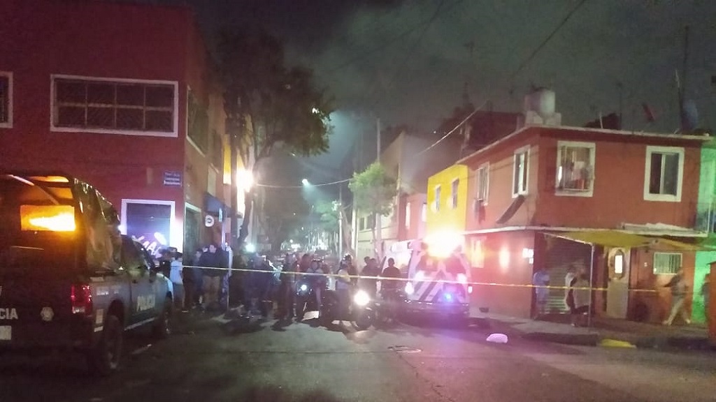 Habilitan albergues para evacuados por incendio en la colonia Morelos - evacuacion-de-vecinos-de-la-colonia-morelos