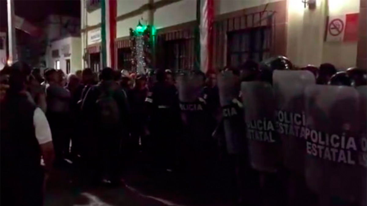 #Video Intentan linchar a presuntos delincuentes en Estado de México