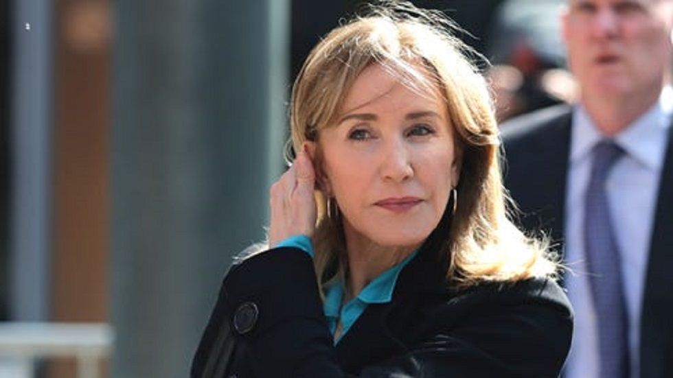 Felicity Huffman ingresa a prisión por 14 días