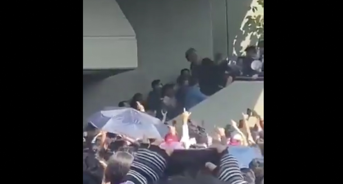 #Video Denuncian agresión contra alumno de la FES Acatlán