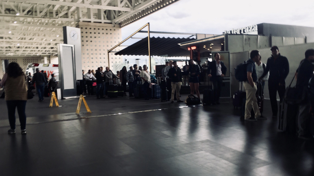 AICM extiende servicio de Aerotrén por bloqueo