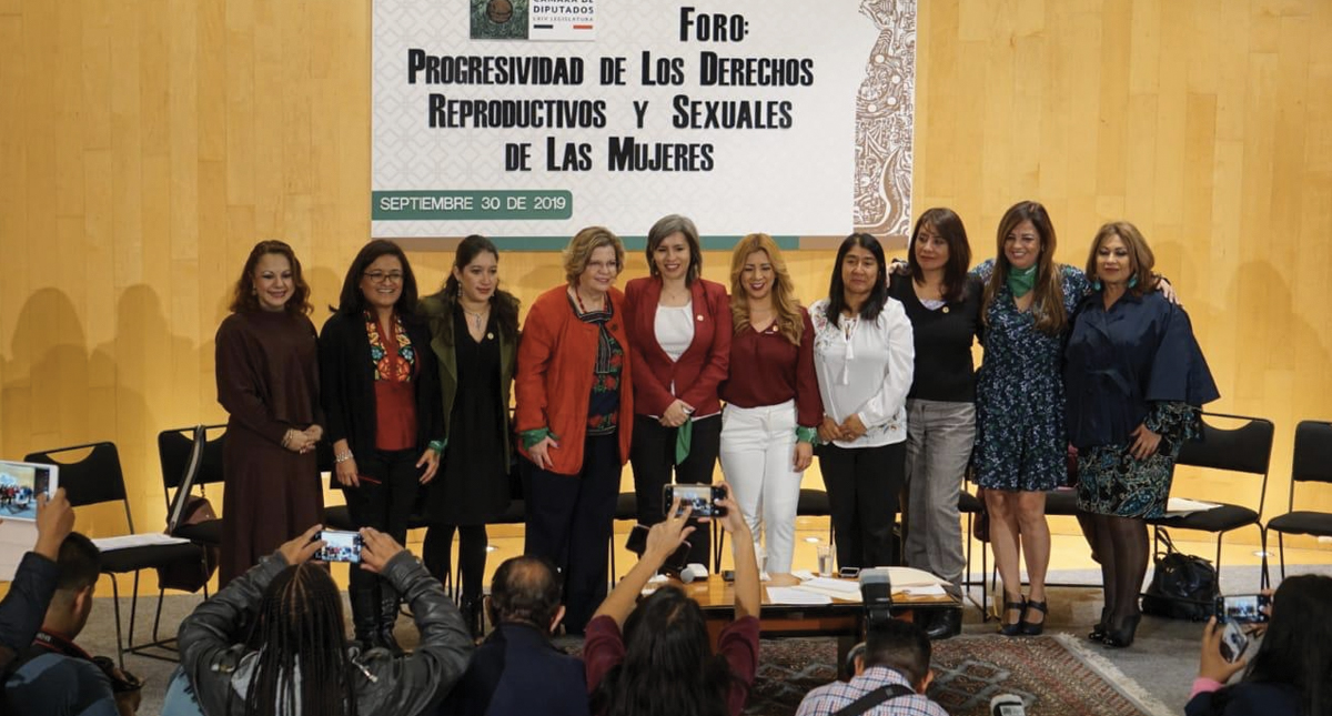 Realizan foro a favor de derechos sexuales y reproductivos de las mujeres