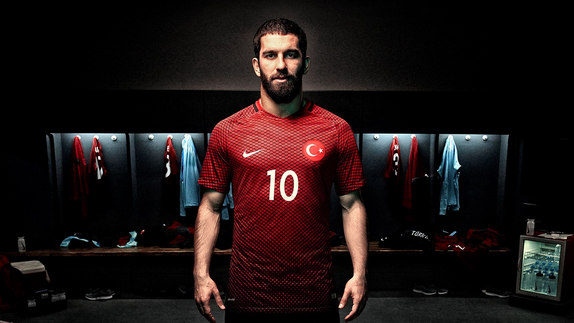 Sentencian a dos años de cárcel a Arda Turan