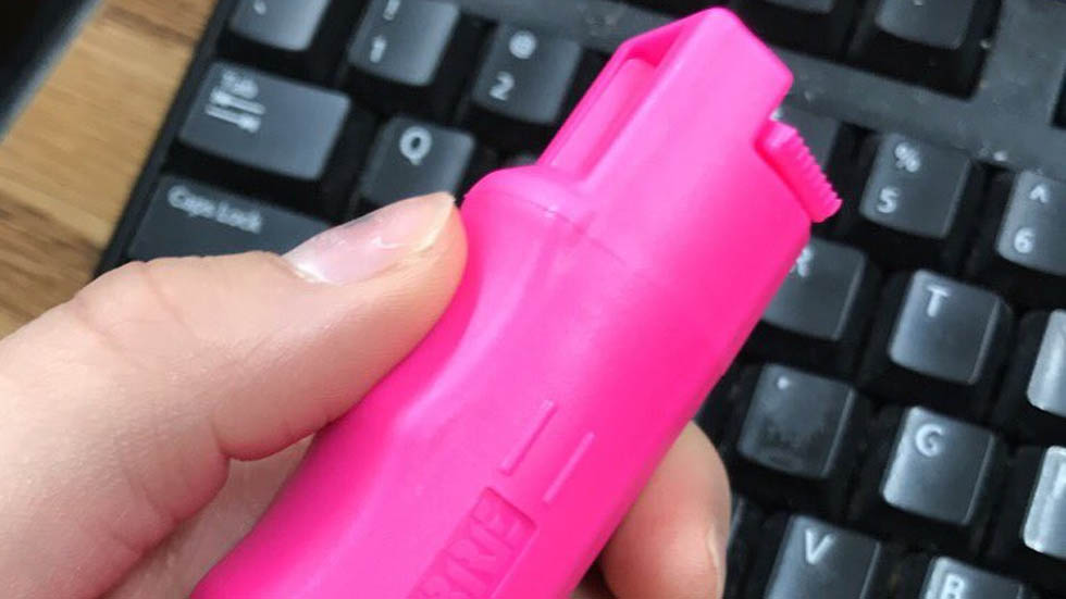 Armar a las mujeres no terminará con los feminicidios, advierte organización Armar a las mujeres no terminará con los feminicidios, advierte organización