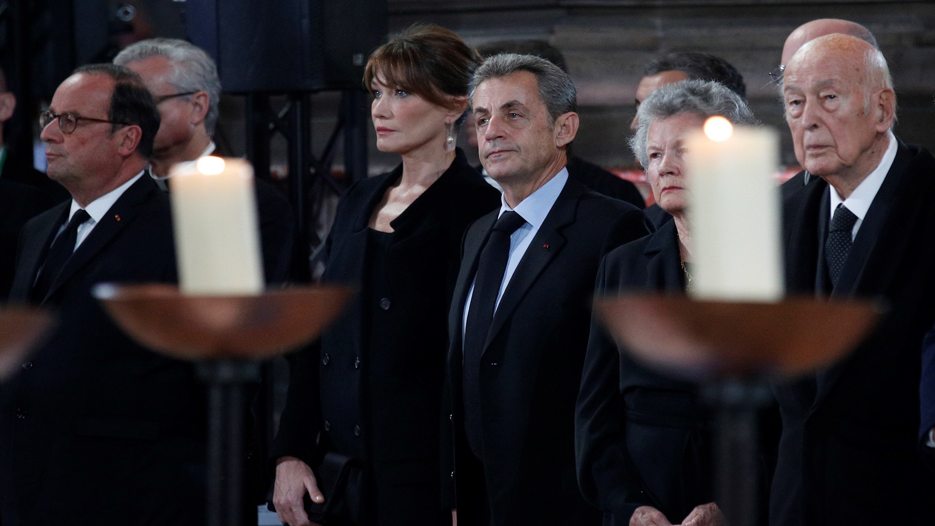 Rinden homenaje nacional en Francia al expresidente Jacques Chirac - giscard-destaing-sarkozy-y-hollande-con-sus-respectivas-esposas
