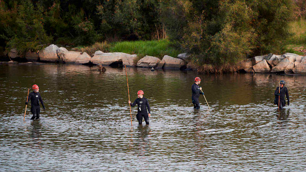 Hallan cadáver de bebé arrojado a un río en España; el padre es menor de edad