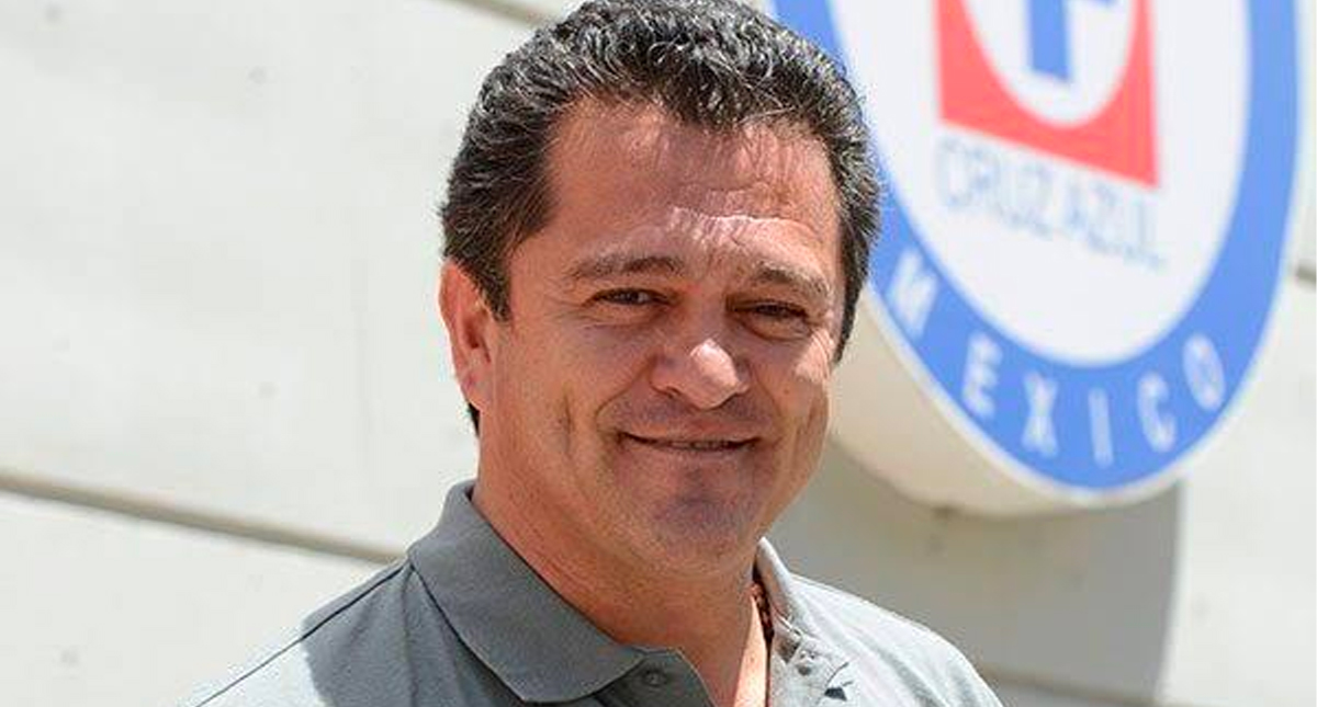 Hermosillo arremete contra directivo de Cruz Azul y defiende a Peláez