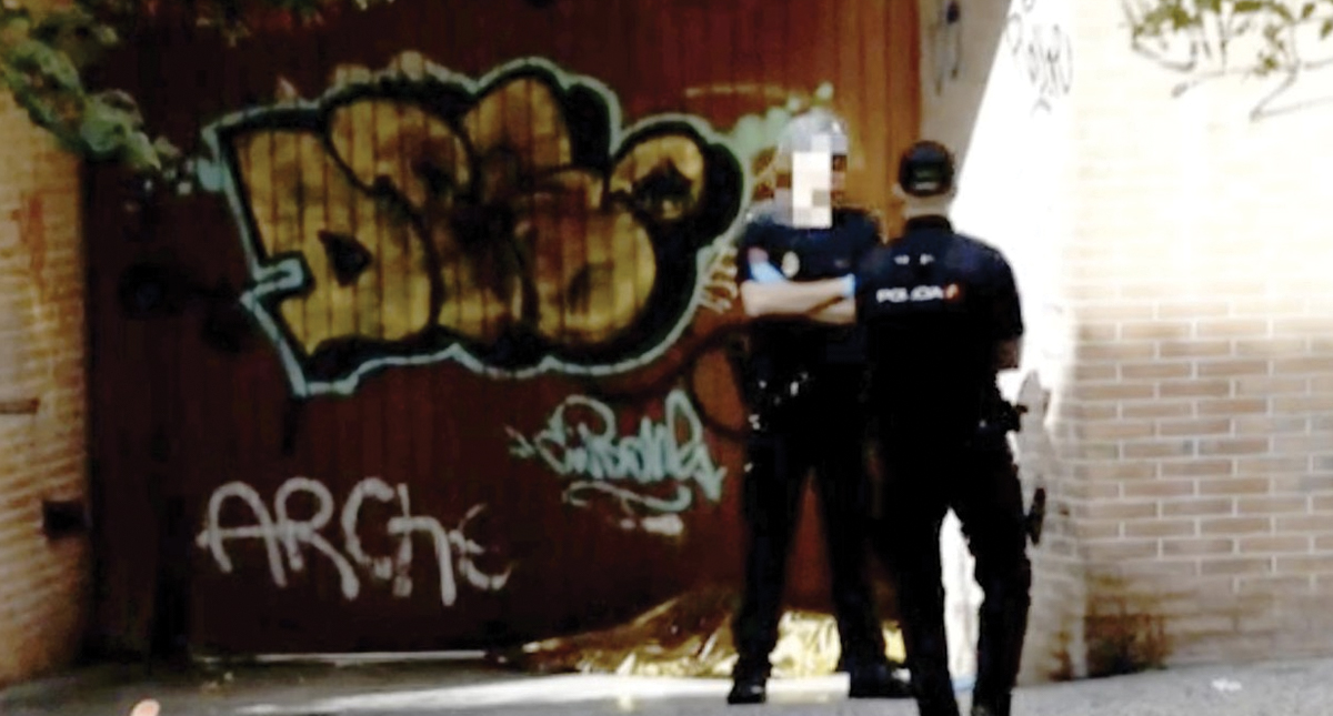 Hombre se clava cuchillo en el pecho tras apuñalar a su ex pareja en España