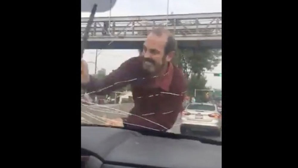 #Video Hombre ataca a conductora en Tlalpan