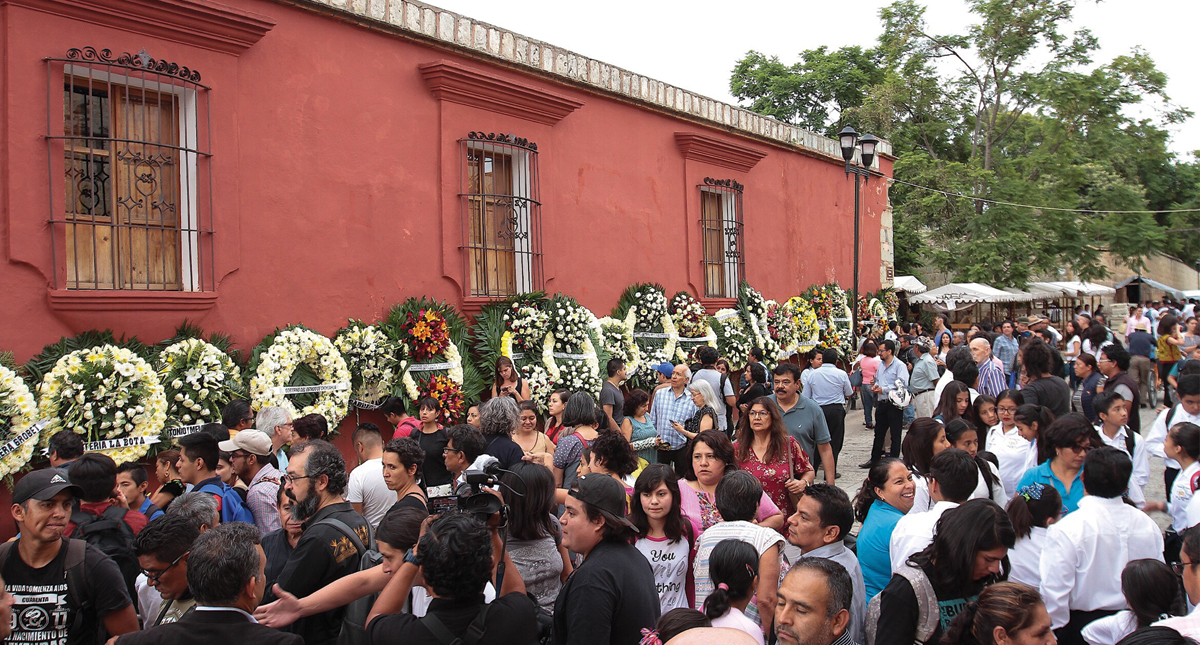 México homenajea a Francisco Toledo México homenajea a Francisco Toledo