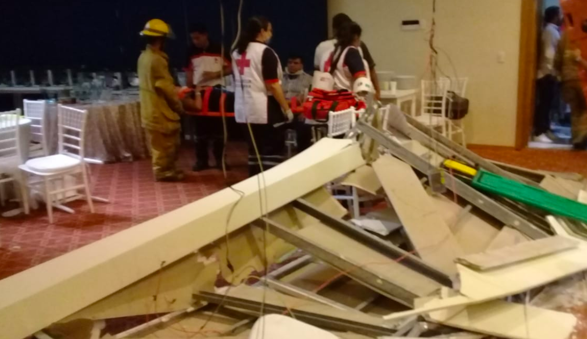 Cae techo durante boda en Jalisco; hay al menos 12 lesionados