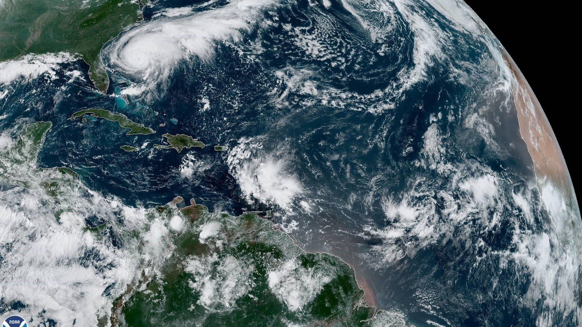 Piden a población de Bermudas prepararse ante posible impacto de Humberto