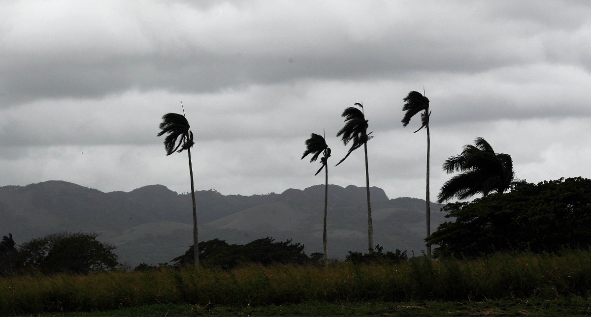 Bahamas cierra aeropuertos por tormenta tropical Humberto