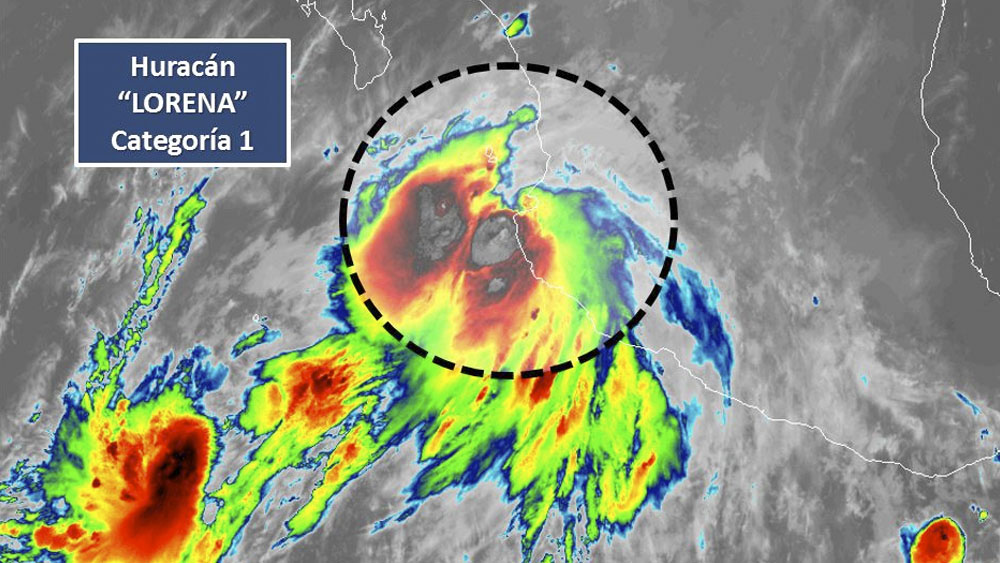 Huracán Lorena deja inundaciones y deslaves en Colima