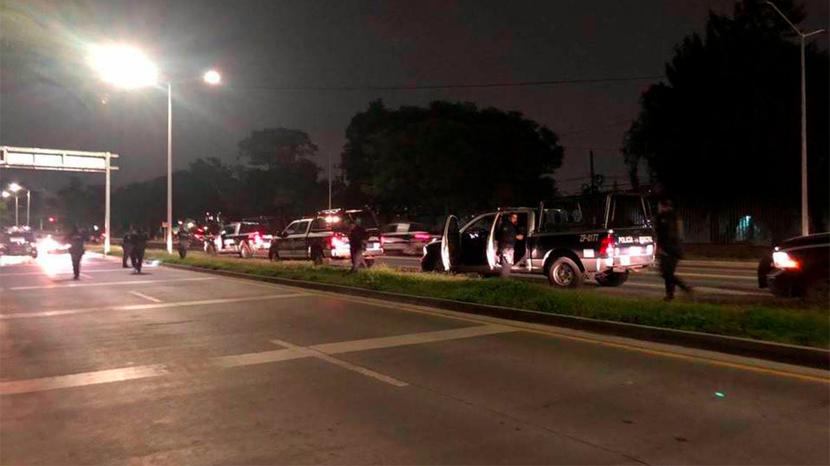 Incendian dos patrullas de la Comisaría de Jalisco en Zapopan