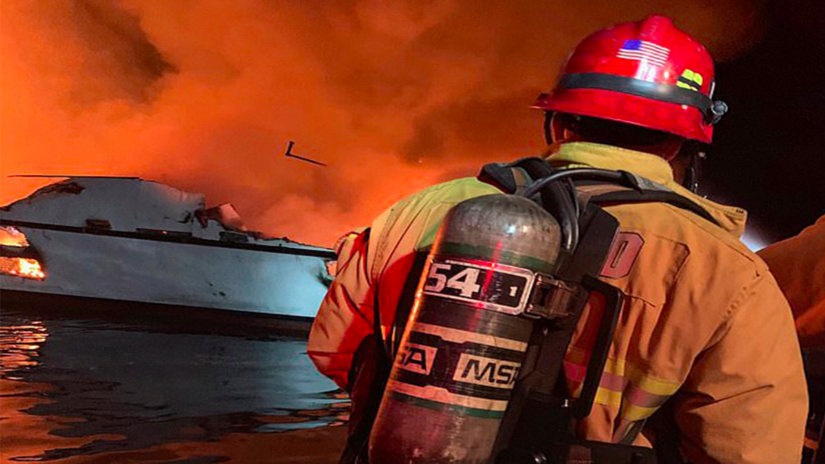 Bote se incendia con 30 personas a bordo al sur de California