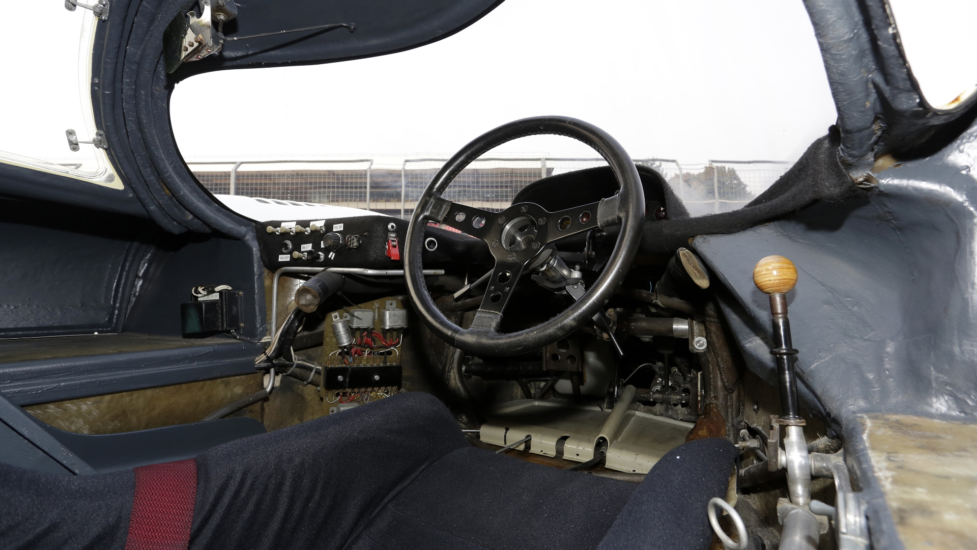 Siete autos emblemáticos de Le Mans - interior-del-porsche-917