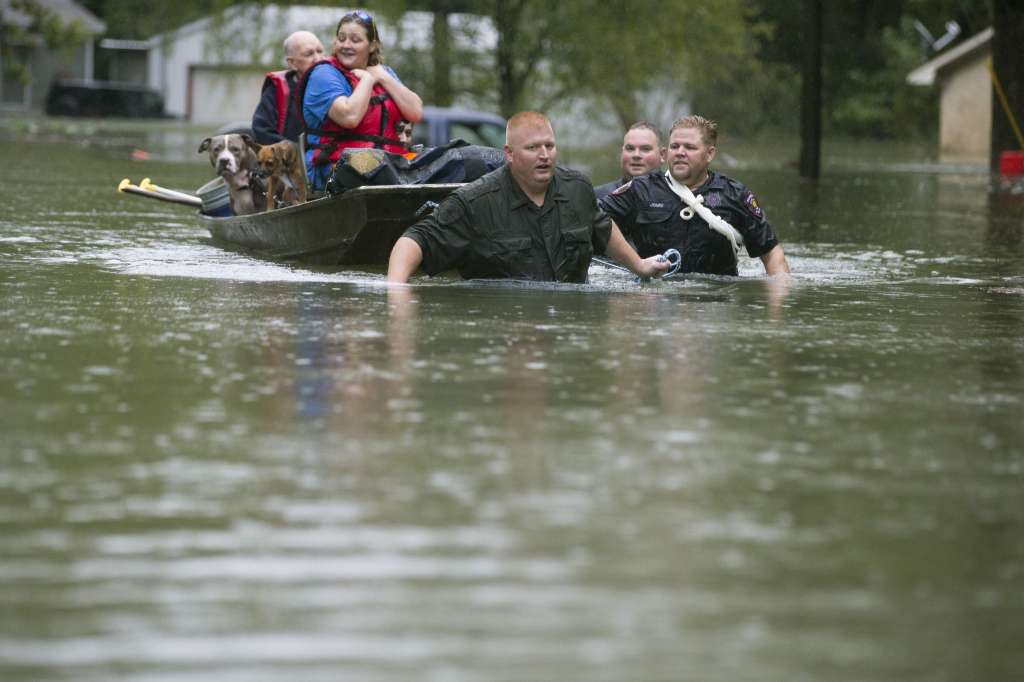 Imelda deja al menos dos muertos a su paso por Texas - inundaciones-imelda-houston