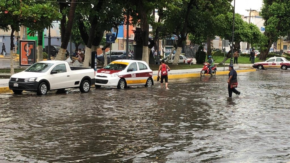 Lluvia provoca inundaciones en el puerto de Veracruz - inundaciones-veracruz-2