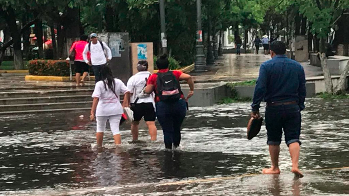 Lluvia provoca inundaciones en el puerto de Veracruz