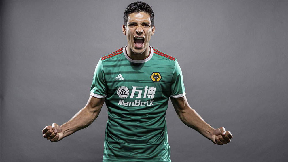 Wolverhampton presenta tercer uniforme en honor a Raúl Jiménez
