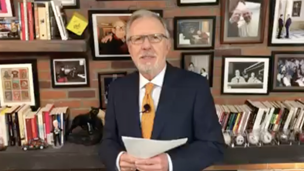 ¡Las noticias! Militantes de la CNTE mantienen sitiada la Cámara de Diputados