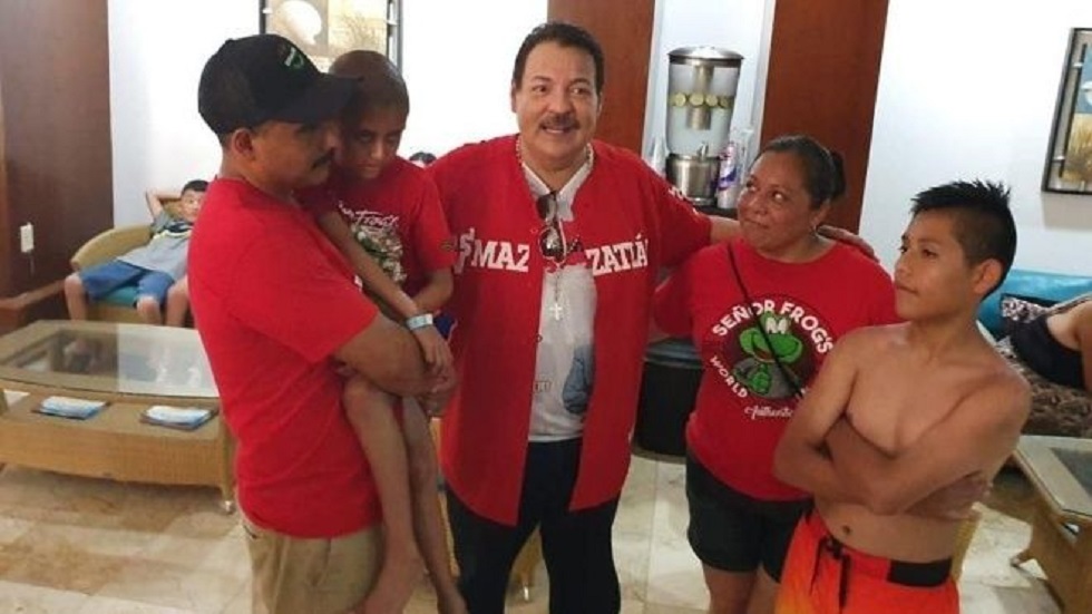 Murió Jonathan, niño con cáncer que cumplió sueño de conocer el mar - jonathan-con-julio-preciado