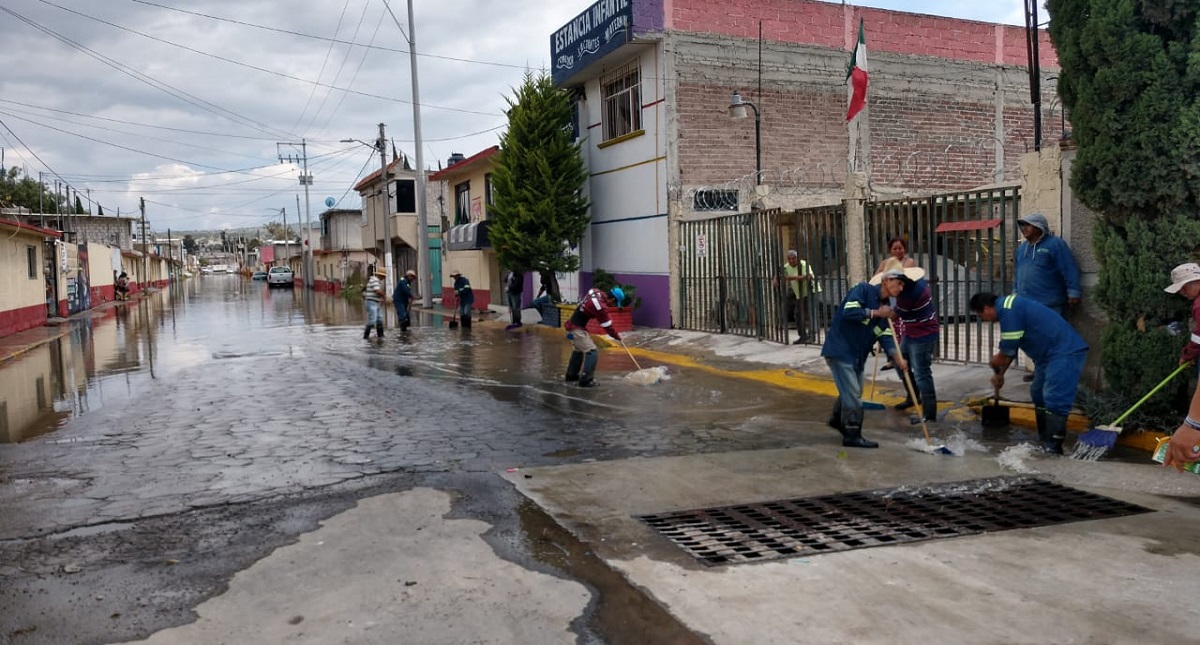 Aplican Plan DN-III-E en Tecámac por fuertes lluvias - labores-de-limpieza-en-la-colonia-san-pedro-azompa-por-lluvias