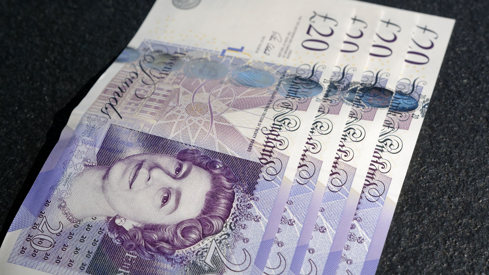 Reino Unido propone subir el salario mínimo tras ‘Brexit’