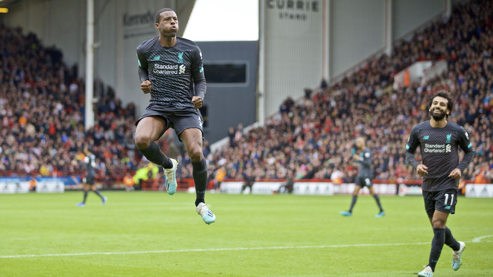 Liverpool gana y continúa como líder de la Premier League