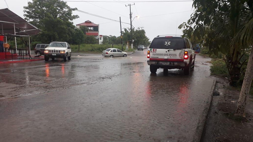 Narda toca tierra en Michoacán con lluvias torrenciales - lluvias-en-michoacan-por-narda