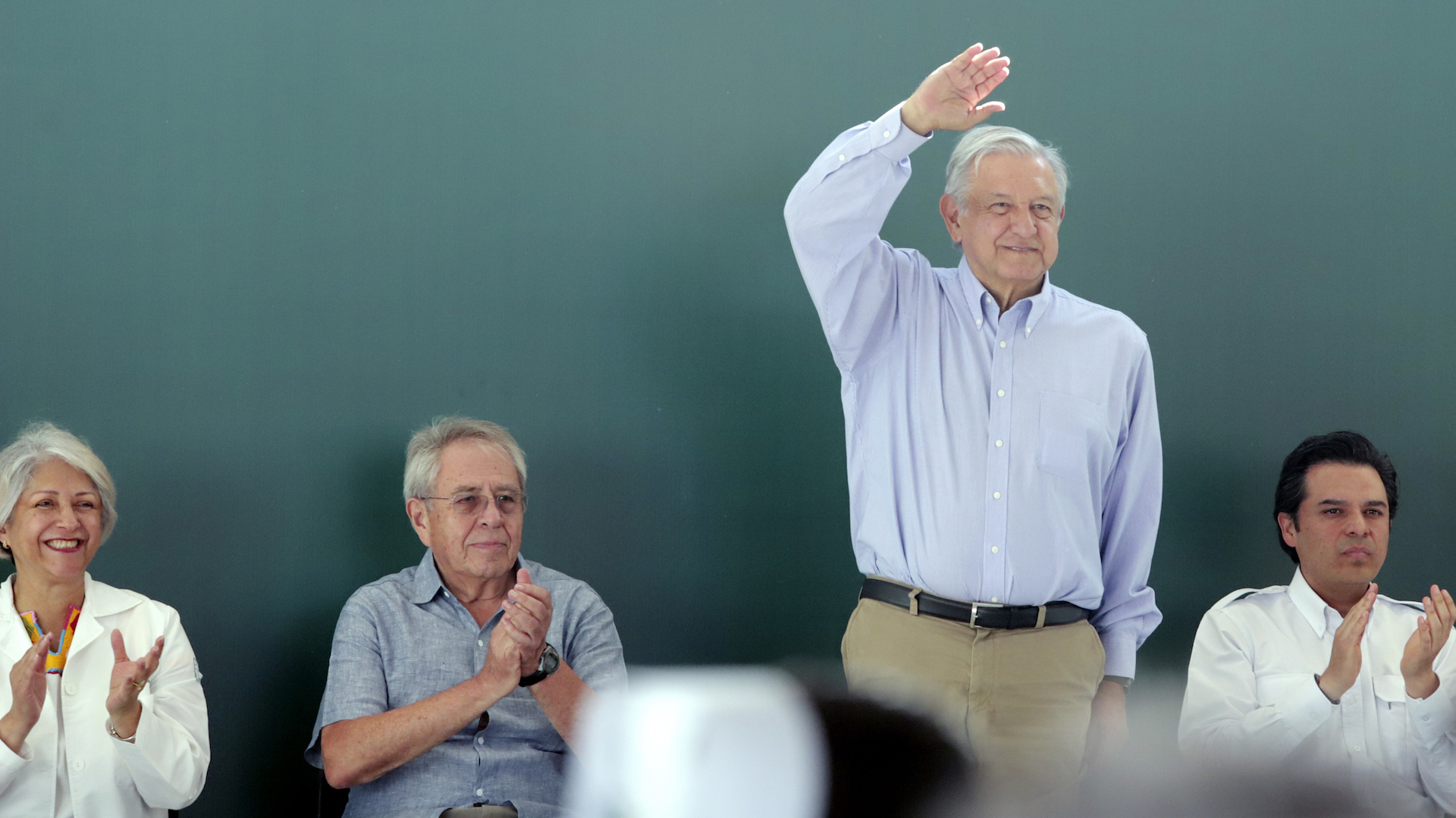 Arturo Herrera explicará este lunes paquete económico, anuncia López Obrador