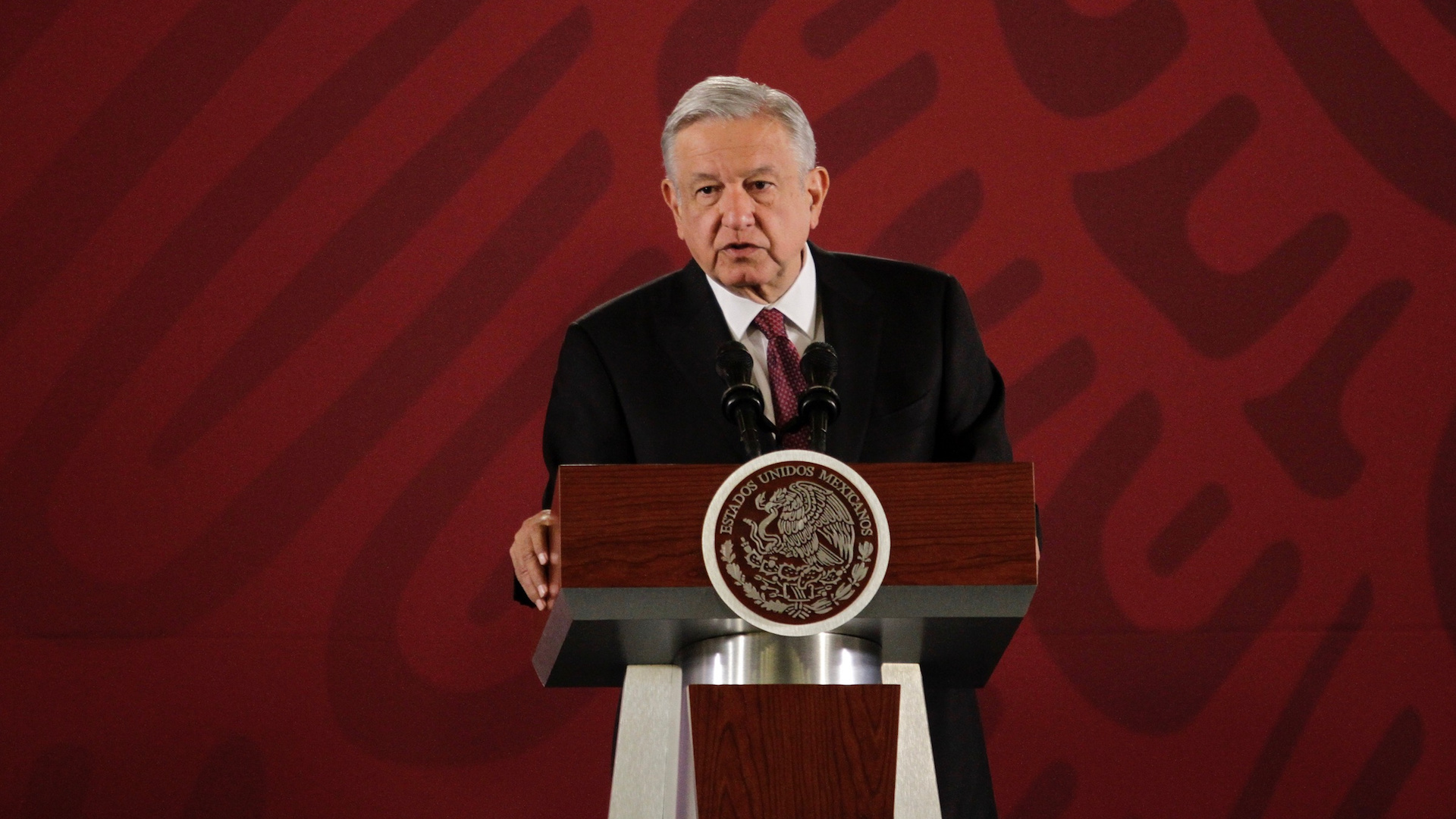 Irracional, comentario de piloto de Interjet: López Obrador