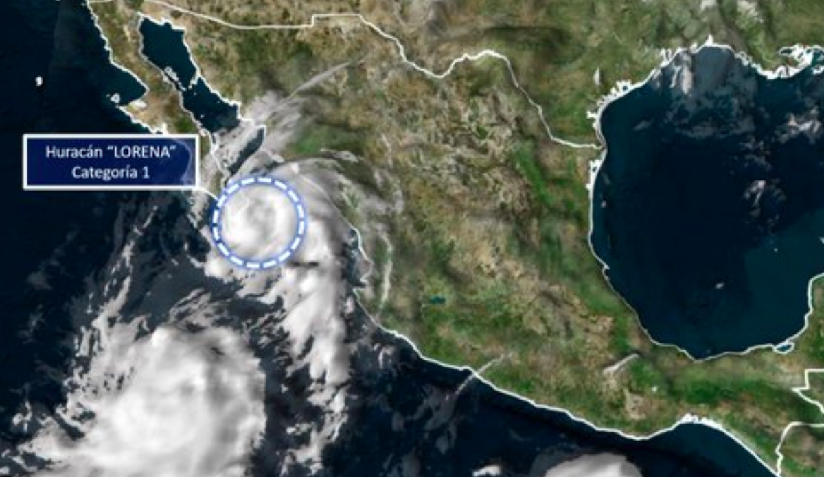 Ojo del huracán Lorena avanza por costas de Los Cabos