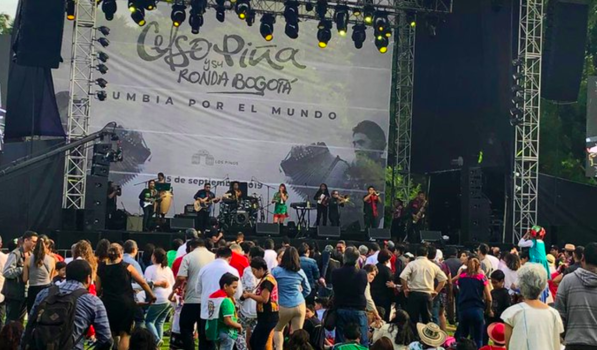 Celebran fiestas patrias en Los Pinos