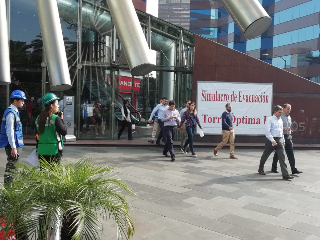 Millones de personas en todo el país participaron en Macrosimulacro - macrosimulacro-lomas-de-chapultepec-10