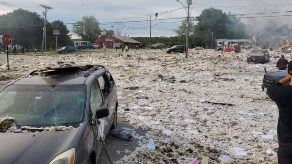 Explosión en asociación benéfica deja un bombero muerto en Maine