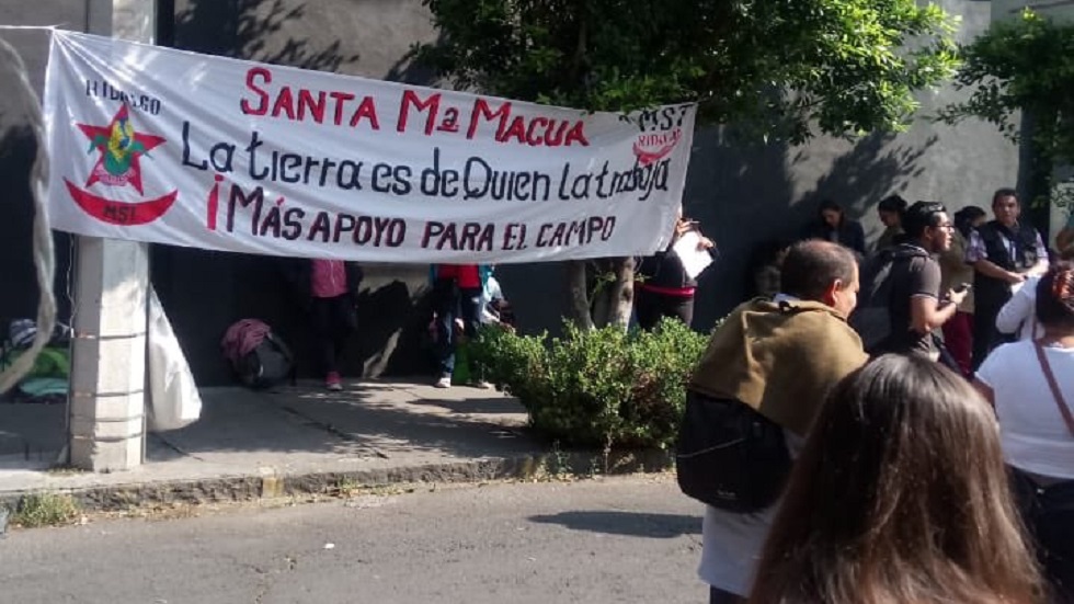 Manifestantes toman accesos de la Cofepris en la CDMX - manifestacion-afuera-de-cofepris