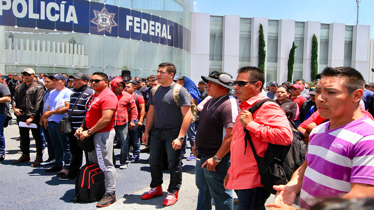 Desaparece la Policía Federal tras 90 años de servicio - manifestacion-policias-federales