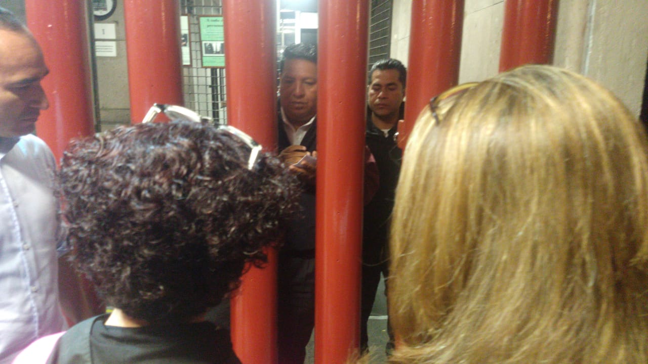 Bloquean accesos a la Cámara de Diputados - manifestantes-camara-de-diputados1