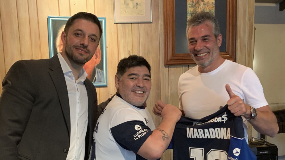 Maradona dirigirá a Gimnasia y Esgrima La Plata hasta mediados de 2020